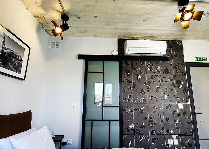 4 Savynomad Harbour Residences Wow Views