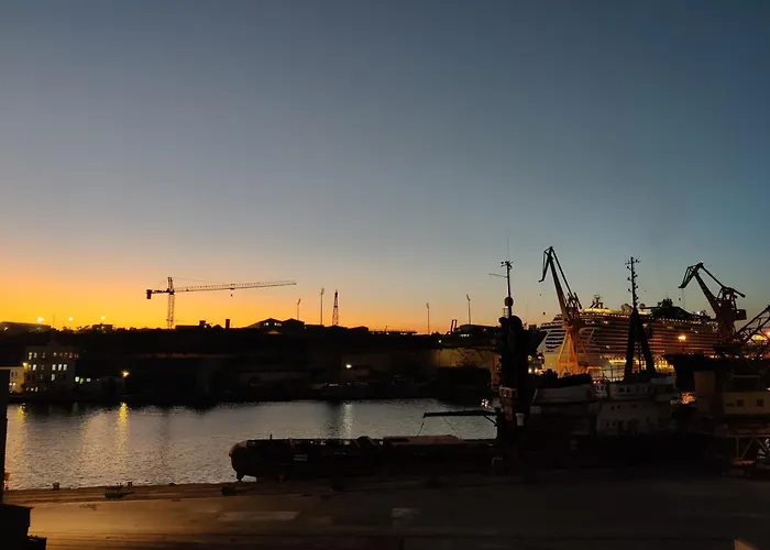 4 Savynomad Harbour Residences Wow Views